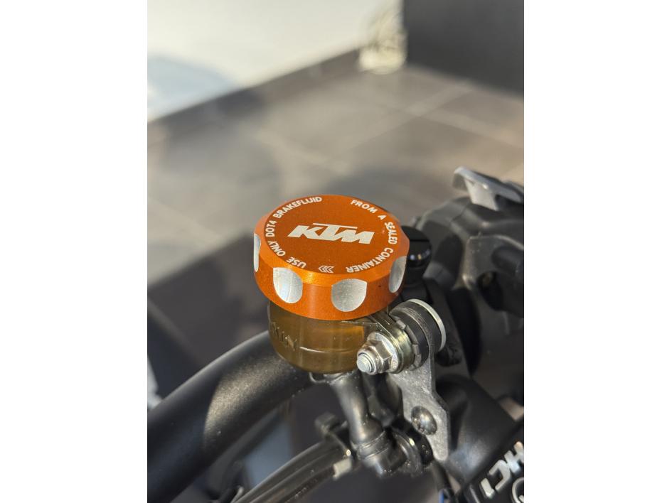 KTM 1290 SUPER DUKE R EVO POUR 212 €/ MOIS TRIUMPH AGEN