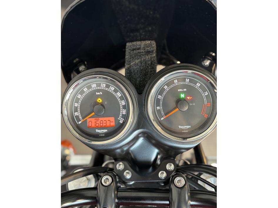 TRIUMPH SCRAMBLER 900