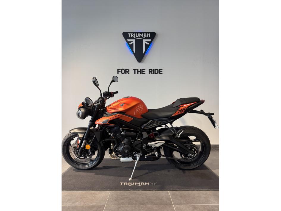 TRIUMPH STREET TRIPLE 765 R A2 POUR 168€ MOIS CHEZ TRIUMPH AGEN