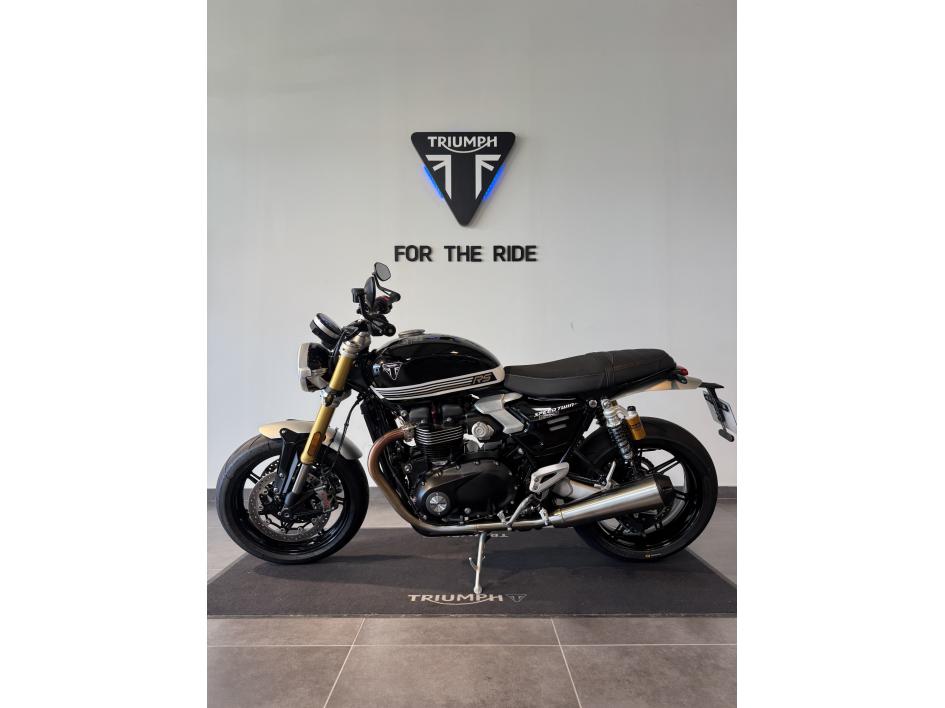 TRIUMPH SPEED TWIN 1200 rs pour 271€/mois chez Triumph Agen