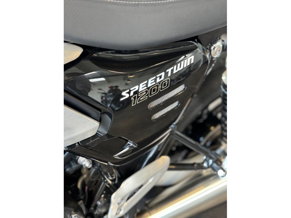 TRIUMPH SPEED TWIN 1200 rs pour 271€/mois chez Triumph Agen