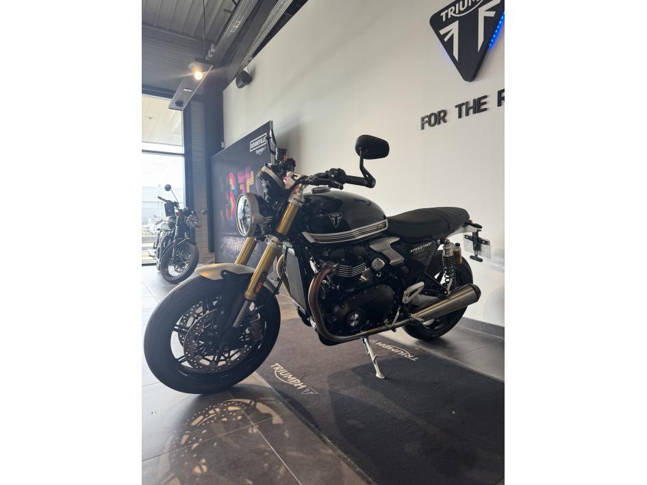 TRIUMPH SPEED TWIN 1200 rs pour 271€/mois chez Triumph Agen