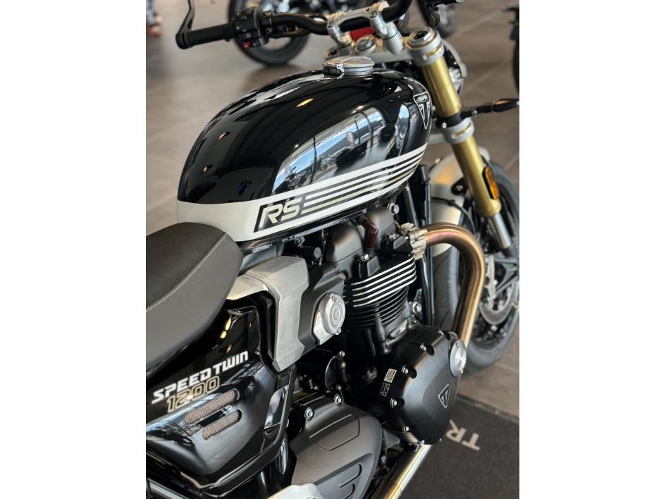 TRIUMPH SPEED TWIN 1200 rs pour 271€/mois chez Triumph Agen