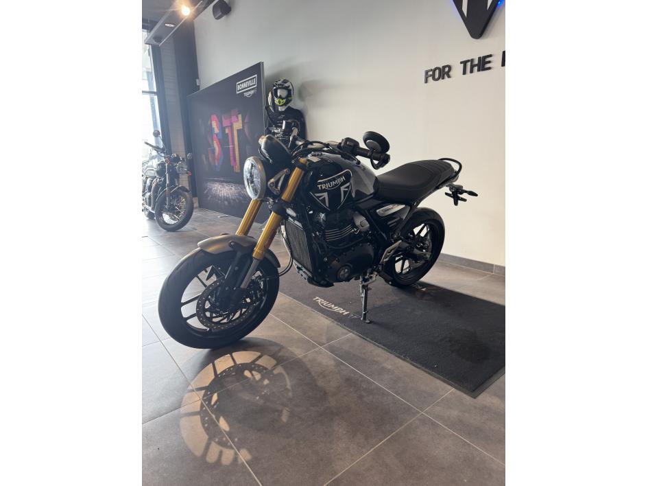 TRIUMPH SPEED 400 NEUVE  POUR 113 € MOIS CHEZ TRIUMPH 47 AGEN