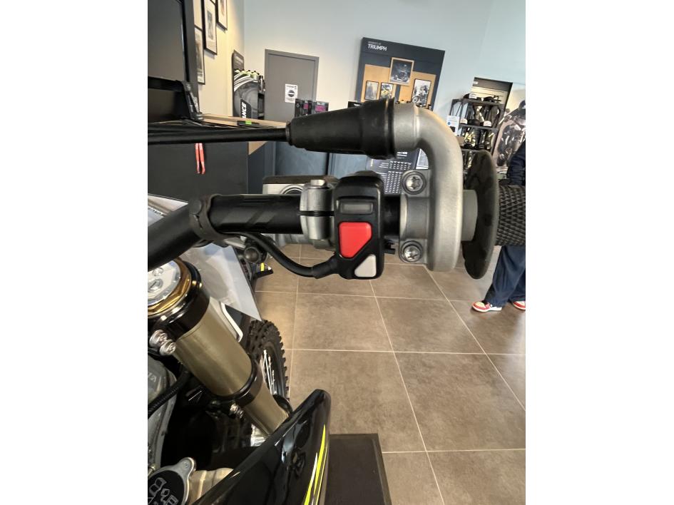 TRIUMPH TF 250-X NEUVE 2026 POUR  180€ MOIS CHEZ TRIUMPH 47 