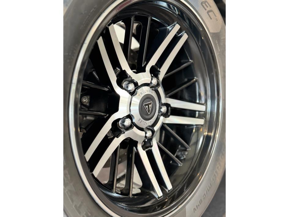 TRIUMPH ROCKET 3 GT pour 350€ /mois Triumph Agen