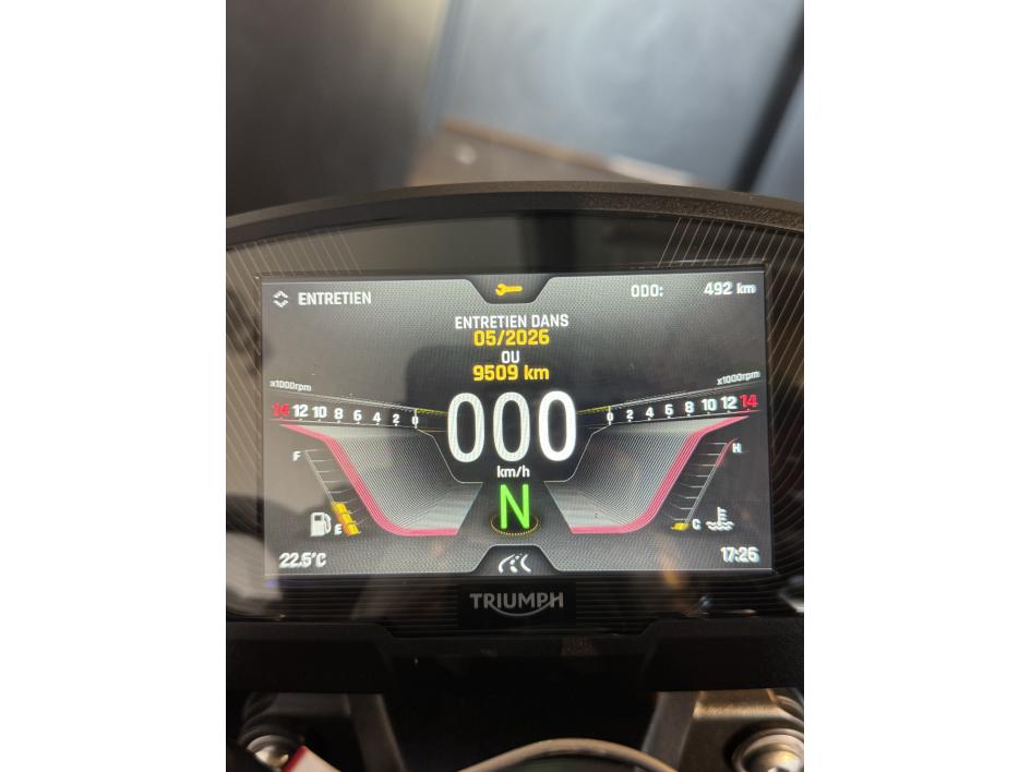 TRIUMPH STREET TRIPLE 765 RS POUR 204€ /MOIS CHEZ TRIUMPH AGEN 