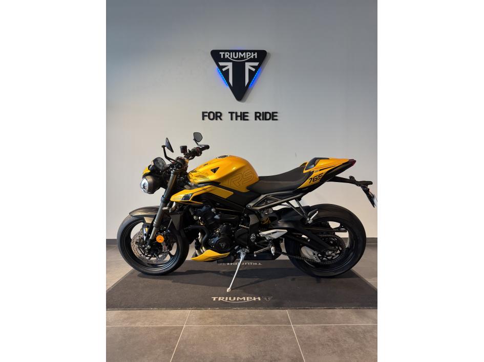 TRIUMPH STREET TRIPLE 765 RS POUR 204€ /MOIS CHEZ TRIUMPH AGEN 