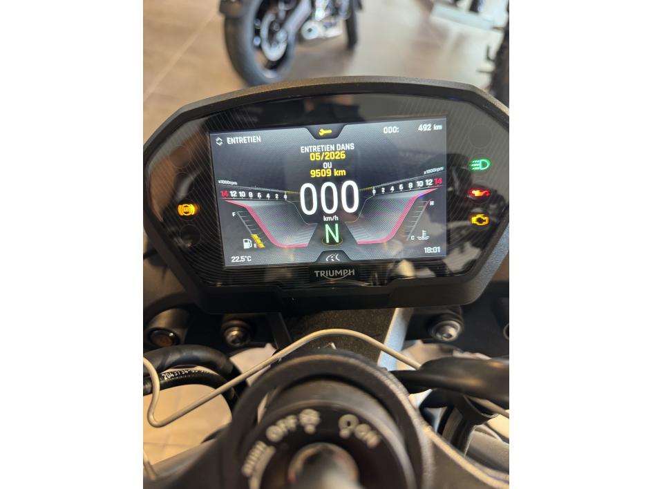 TRIUMPH STREET TRIPLE 765 RS POUR 204€ /MOIS CHEZ TRIUMPH AGEN 