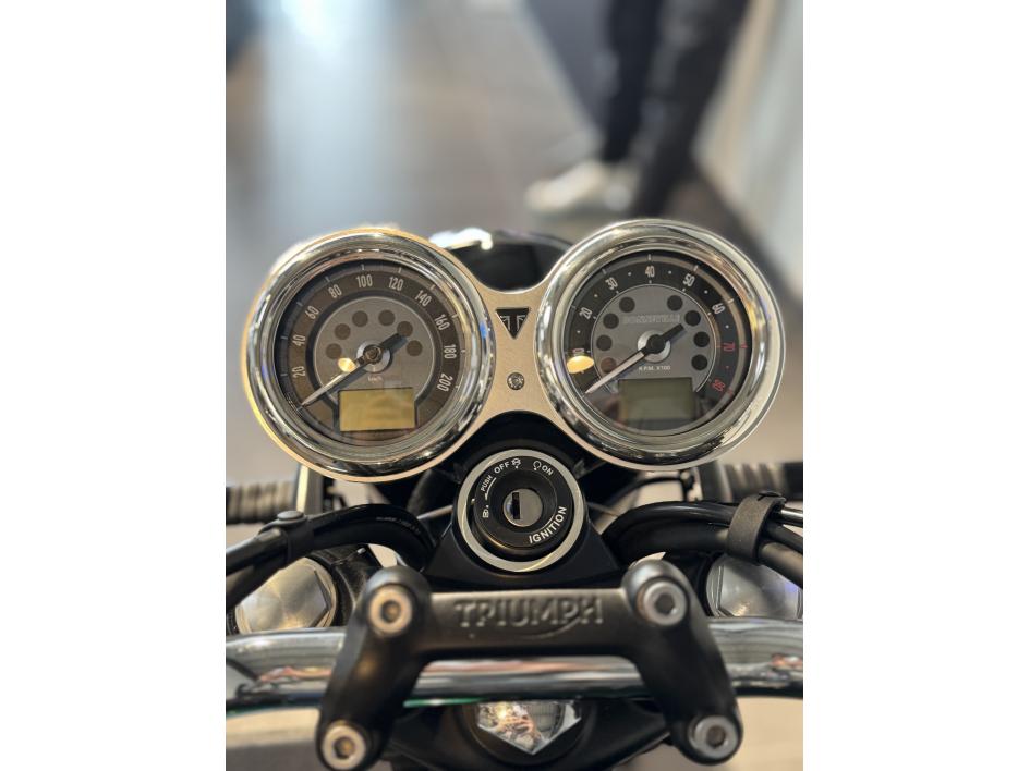 TRIUMPH BONNEVILLE T100 900 pour 207€ mois chez Triumph Agen