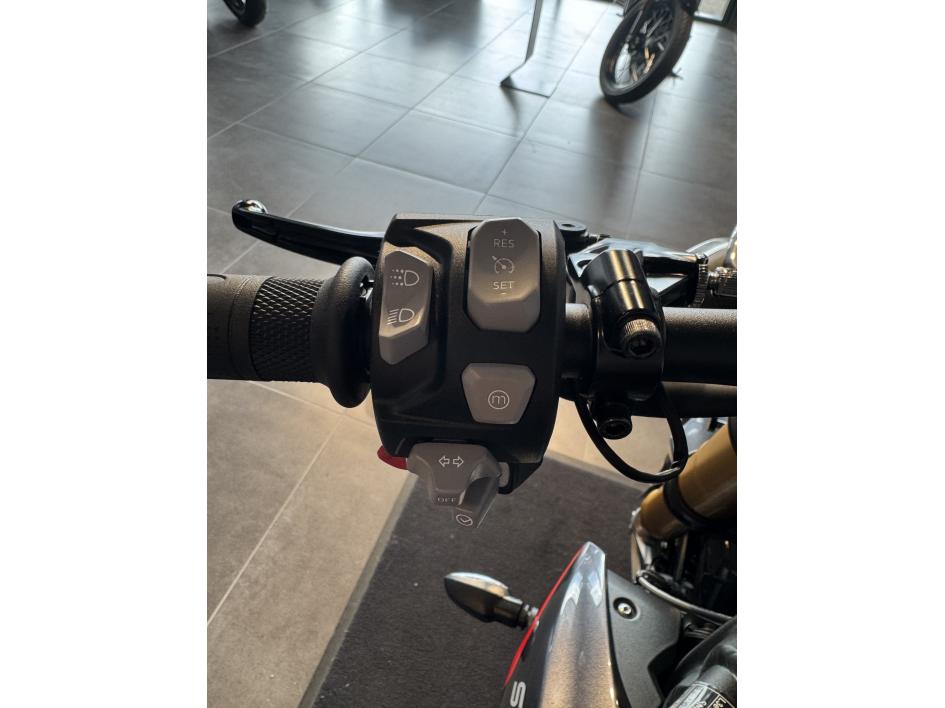 TRIUMPH SPEED TRIPLE 1200 RS POUR 324€/MOIS CHEZ TRIUMPH AGEN