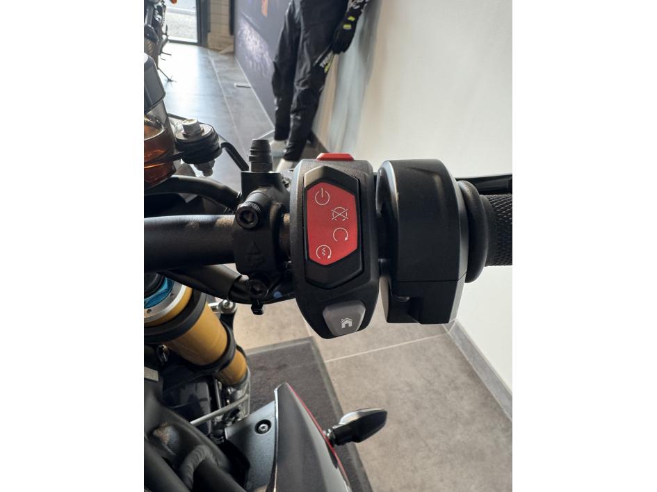 TRIUMPH SPEED TRIPLE 1200 RS POUR 324€/MOIS CHEZ TRIUMPH AGEN