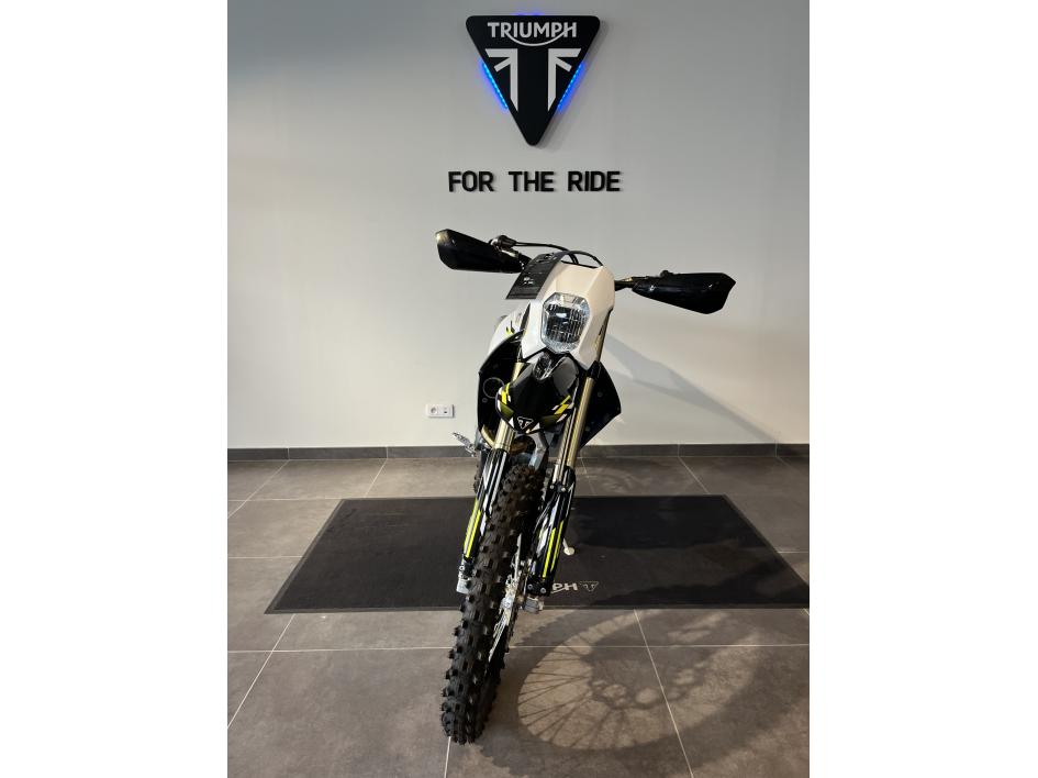 TRIUMPH TF 250 E ENDURO  POUR 187 €/MOIS CHEZ TRIUMPH AGEN 