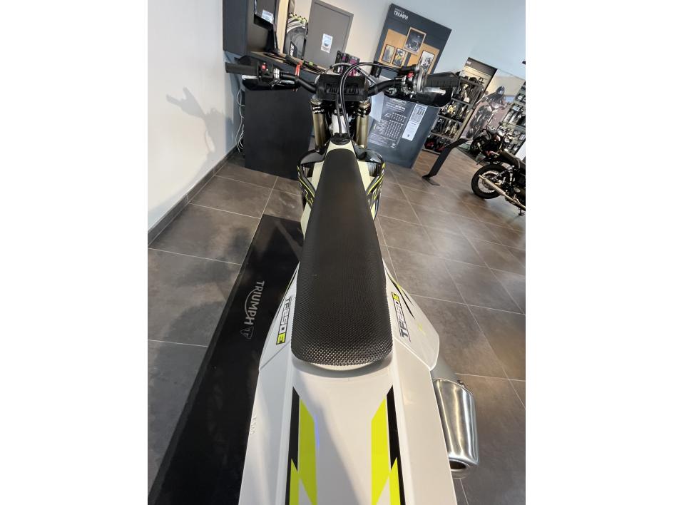 TRIUMPH TF 250 E ENDURO  POUR 187 €/MOIS CHEZ TRIUMPH AGEN 
